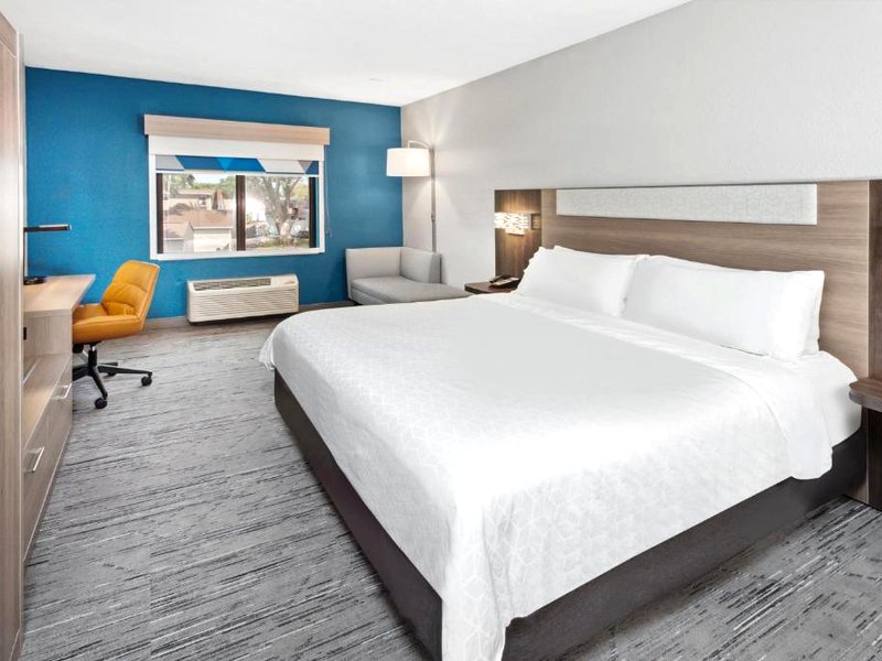 Holiday Inn Express Brookpark-Cleveland Airport Hotel By IHGの写真