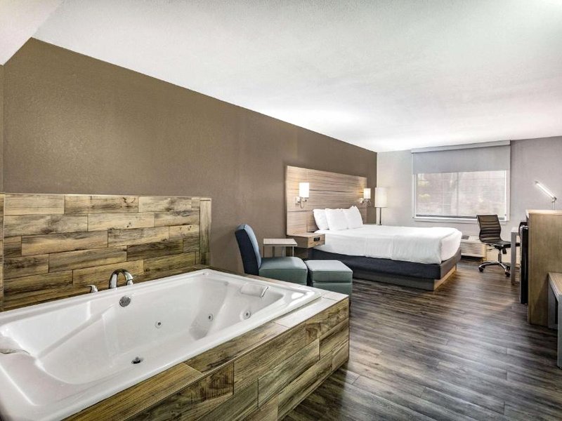 ラ キンタ イン&スイーツ バイ ウィンダム ジョプリン (La Quinta Inn & Suites by Wyndham Joplin)の写真