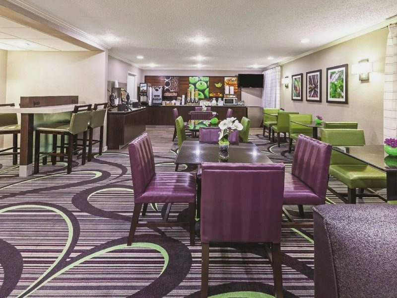 La Quinta Inn & Suites by Wyndham N Little Rock-McCain Mallの写真