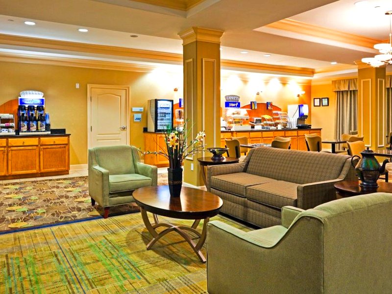 Holiday Inn Express Hotel & Suites Greenville By IHGの写真