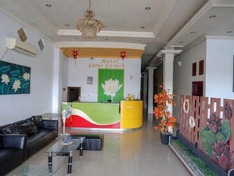 レッドドアーズ アット ホテル ブラボー パンタイ カマリ バウ バウ (RedDoorz @ Hotel Bravo Pantai Kamali Bau Bau)の写真