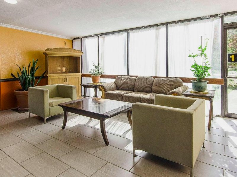 Econo Lodge Inn & Suitesの写真