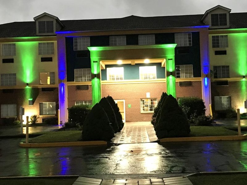 デイズ イン バイ ウィンダム ノートン (Days Inn by Wyndham Norton)の写真