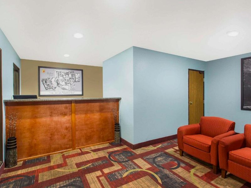 スーパー 8 バイ ウィンダム オークレア I-94 (Super 8 By Wyndham Eau Claire I-94)の写真