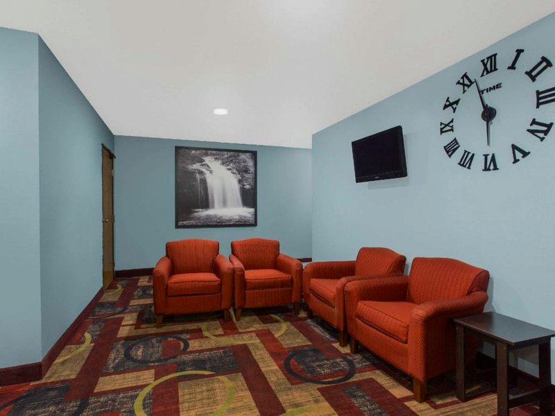 スーパー 8 バイ ウィンダム オークレア I-94 (Super 8 By Wyndham Eau Claire I-94)の写真