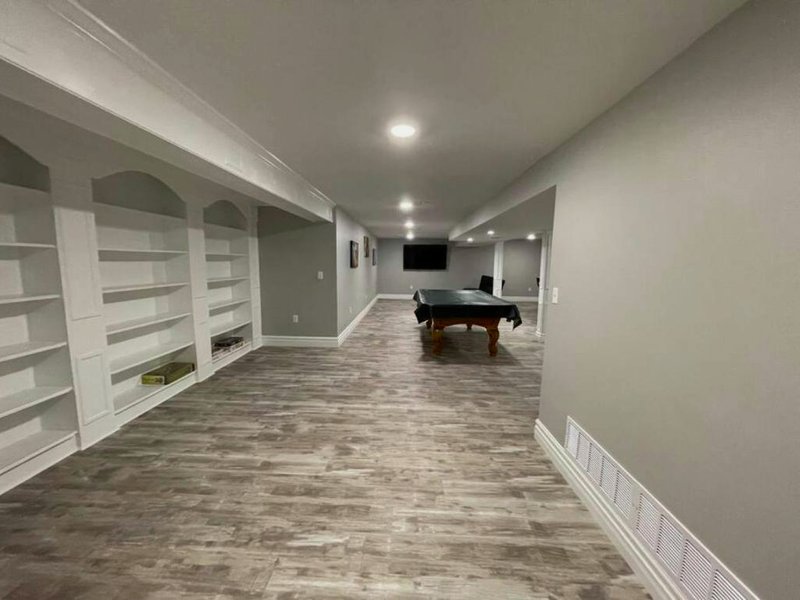 Private 4 Bedroom Home with a hot tubの写真