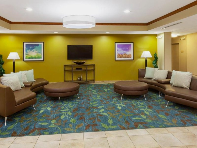 Candlewood Suites Aurora-Naperville By IHGの写真