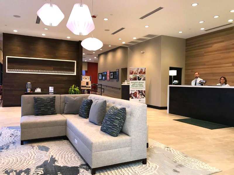 Holiday Inn & Suites Chicago-Carol Stream (Wheaton) By IHGの写真