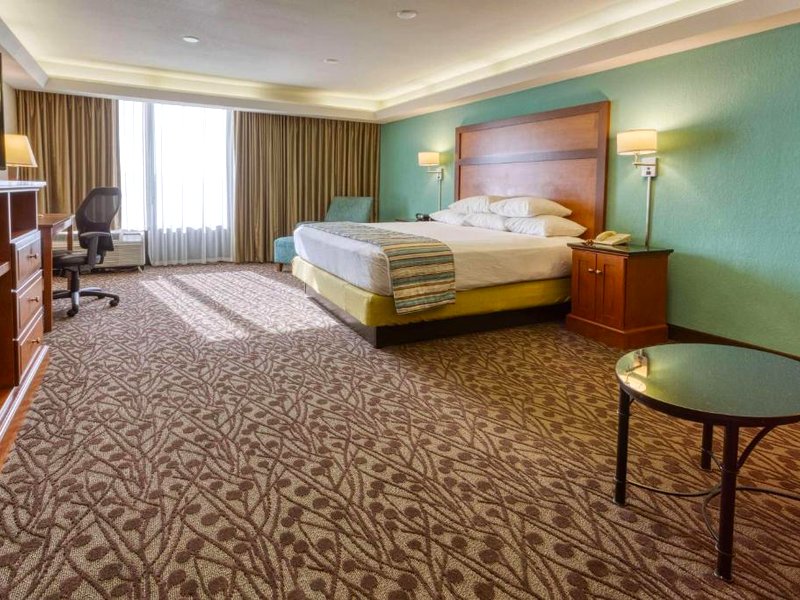 ドゥルーリー イン&スイーツ アトランタ モロー (Drury Inn & Suites Atlanta Morrow)の写真