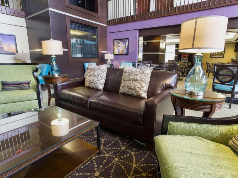 ドゥルーリー イン&スイーツ アトランタ モロー (Drury Inn & Suites Atlanta Morrow)の写真
