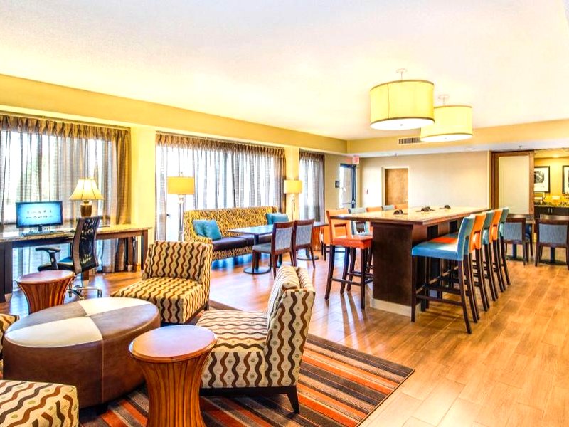 Hampton Inn Atlanta-Southlakeの写真