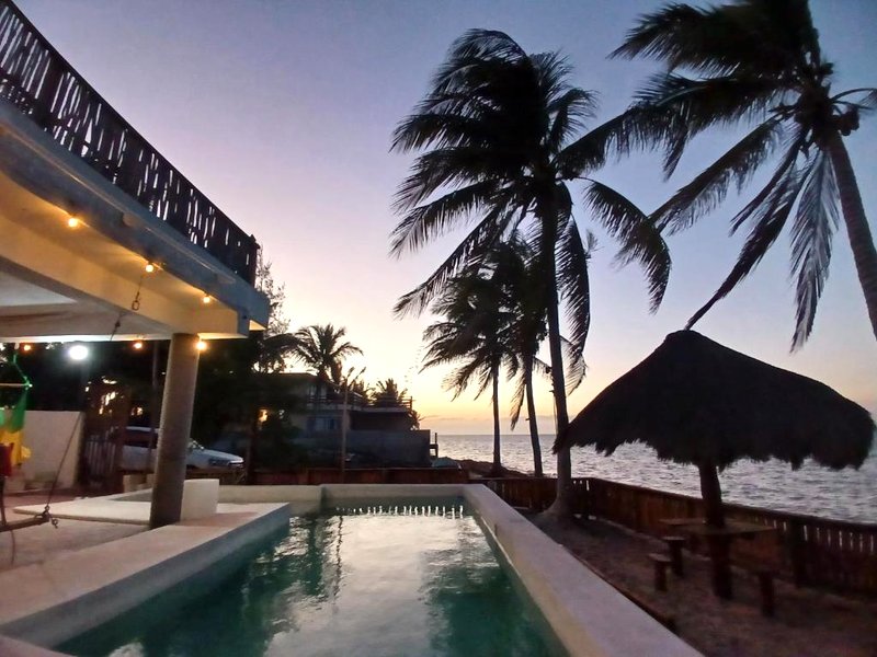 Casa con alberca frente del mar de Santa clara Yucatanの写真