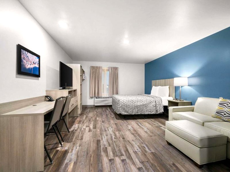WoodSpring Suites Dearborn Detroitの写真
