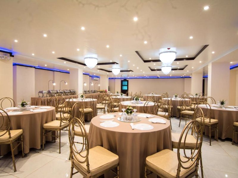 ダイヤモンド ホテル アンド レスト (Diamond Hotel And Resto)の写真