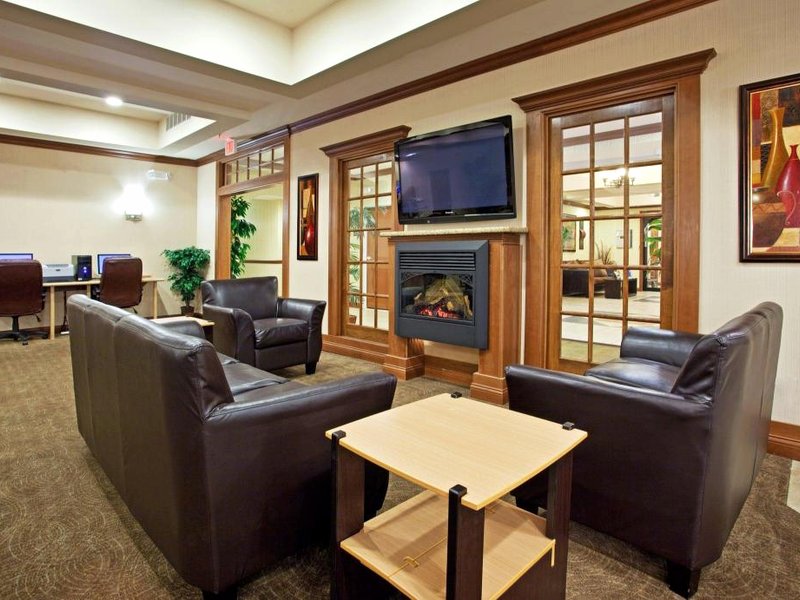 Holiday Inn Express Hotel & Suites Howell By IHGの写真