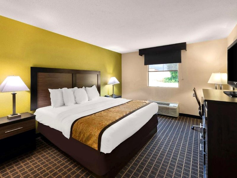 ベストウェスタン アデナ イン (Best Western Adena Inn)の写真
