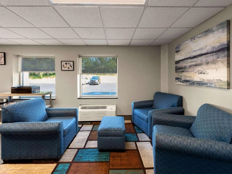 ベストウェスタン アデナ イン (Best Western Adena Inn)の写真