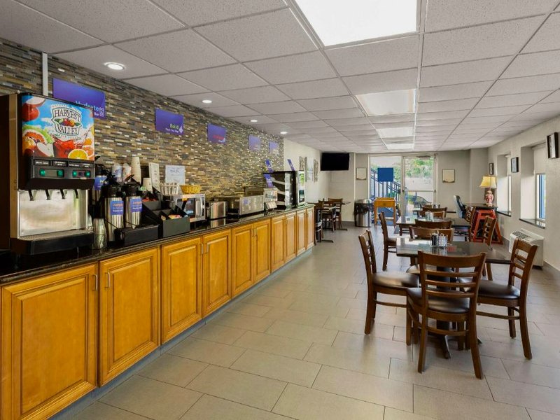 ベストウェスタン アデナ イン (Best Western Adena Inn)の写真