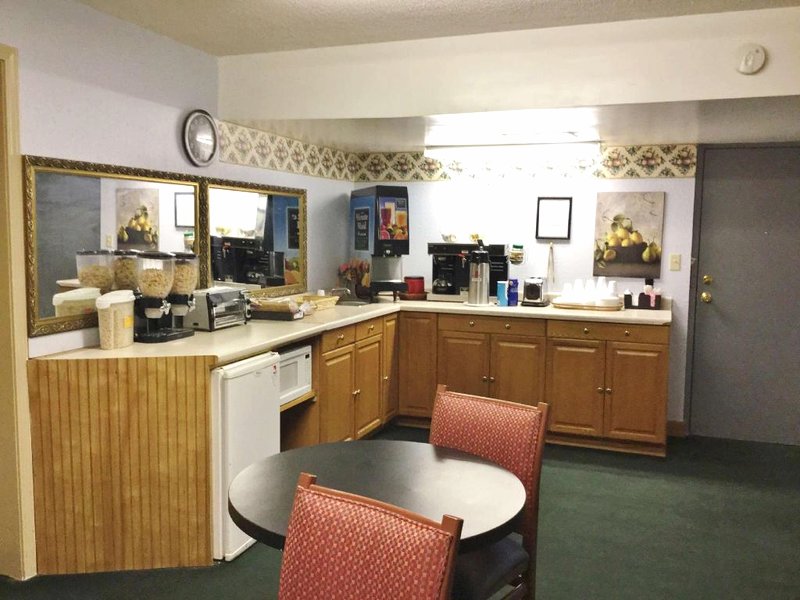 アメリカズ ベスト バリュー イン マコーム (Americas Best Value Inn Macomb)の写真