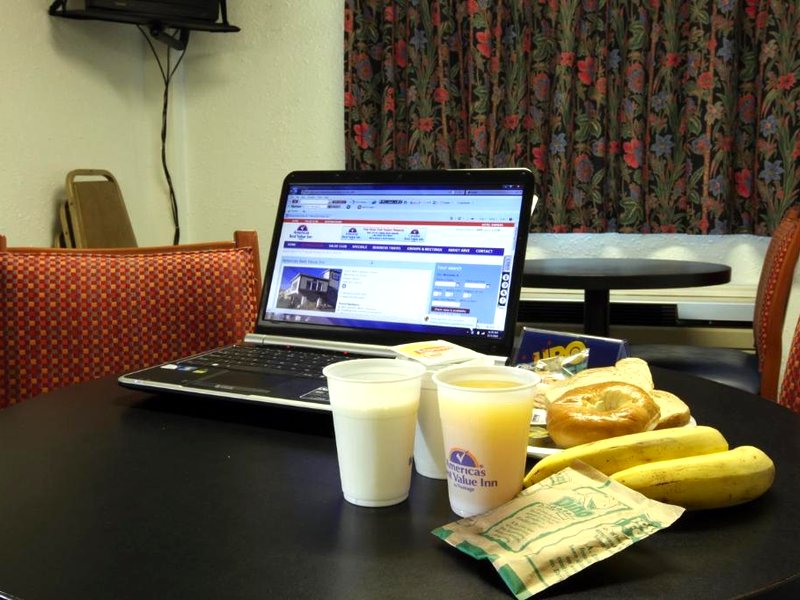 アメリカズ ベスト バリュー イン マコーム (Americas Best Value Inn Macomb)の写真