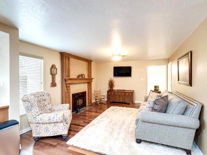 Peaceful Artesia Vacation Rental with Orchard Views!の写真