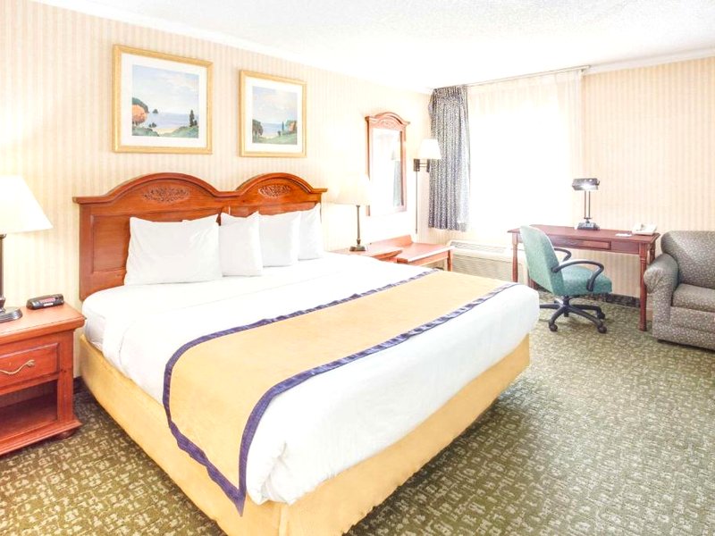 Baymont by Wyndham Kalamazoo Westの写真