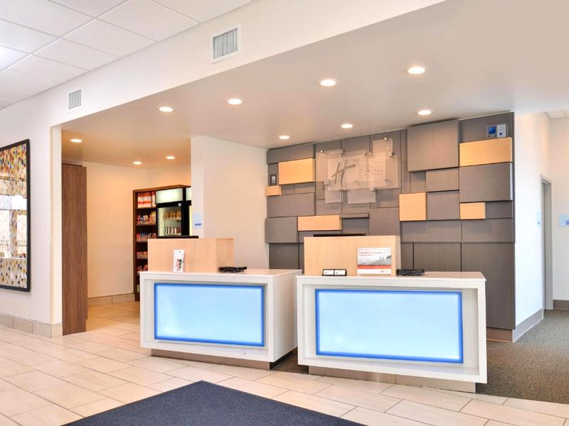 Holiday Inn Express & Suites Brighton South - US 23 By IHGの写真