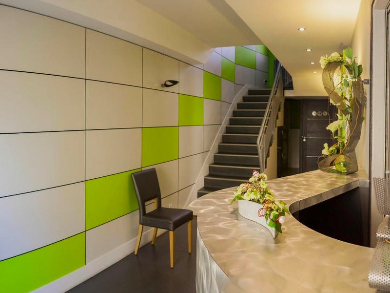 Logis Hotel Restaurant La Croix Verteの写真