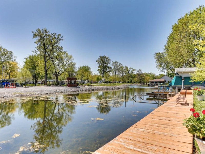 Indian Lake Vacation Rental with Fire Pit and Saunaの写真