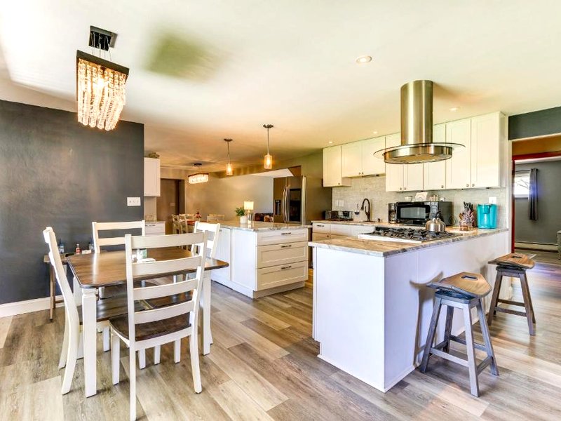 Indian Lake Vacation Rental with Fire Pit and Saunaの写真