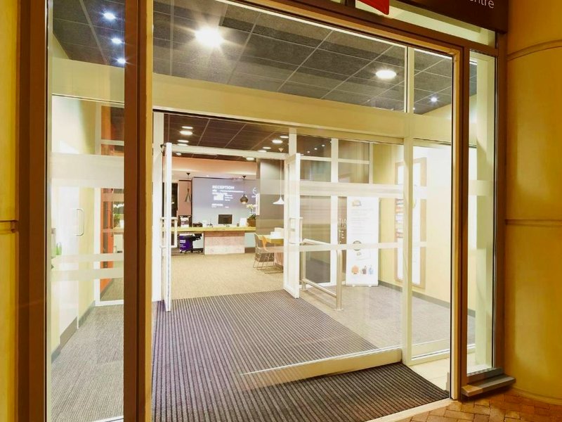 イビス リーディング ホテル (Ibis Reading Hotel)の写真