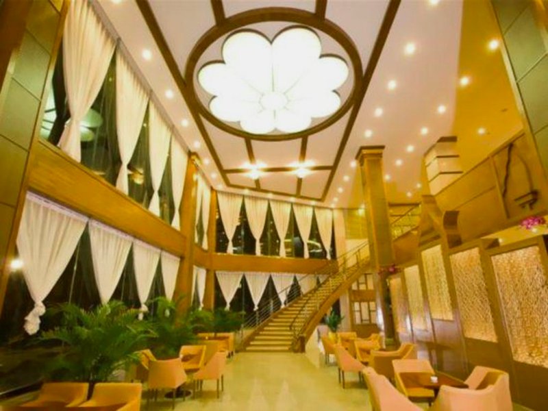 Golden Phoenix Hotelの写真
