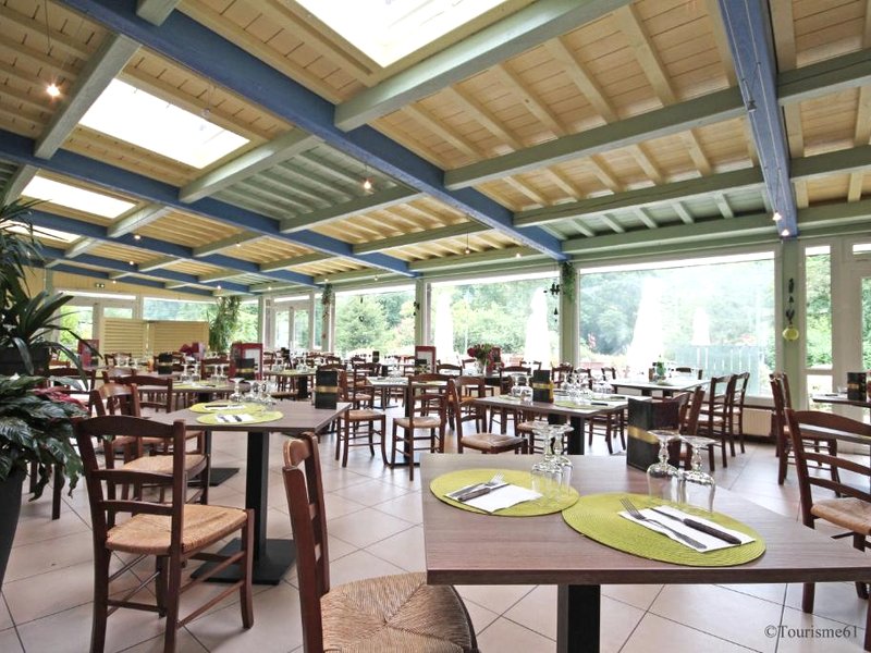 Logis Hotel De France- Restaurant GRILLの写真