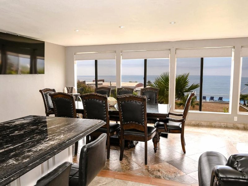 Tritons Place-Half Acre Oceanfront Paradise With Private Pool, Jacuzzi, Fire Pit, Beach Accessの写真