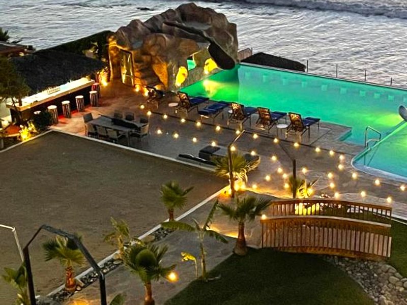 Tritons Place-Half Acre Oceanfront Paradise With Private Pool, Jacuzzi, Fire Pit, Beach Accessの写真