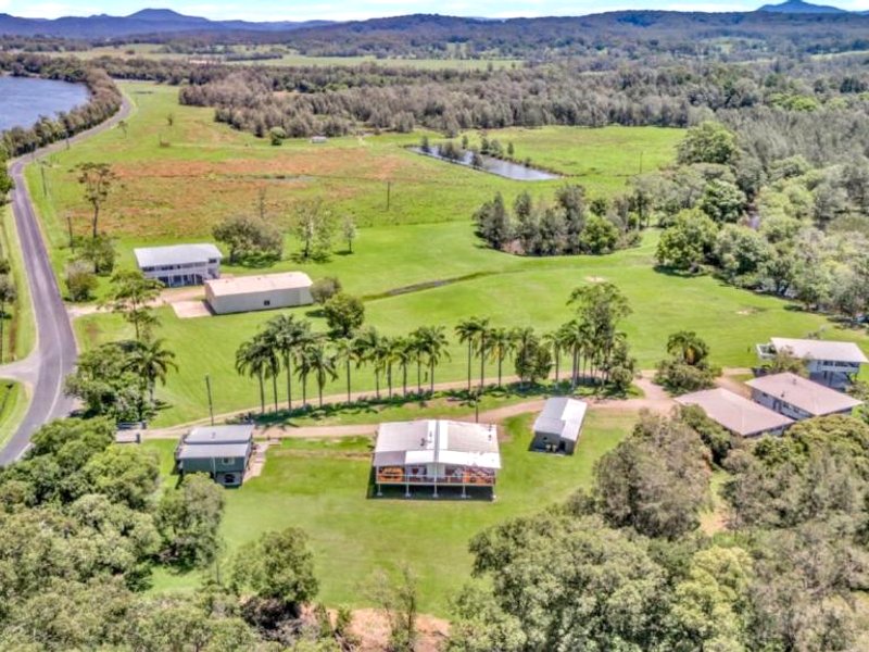 Three Galahs - Sleeps 8 Luxe Riverside Retreatの写真