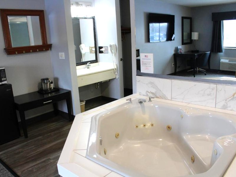 American Inn and Suites Ioniaの写真