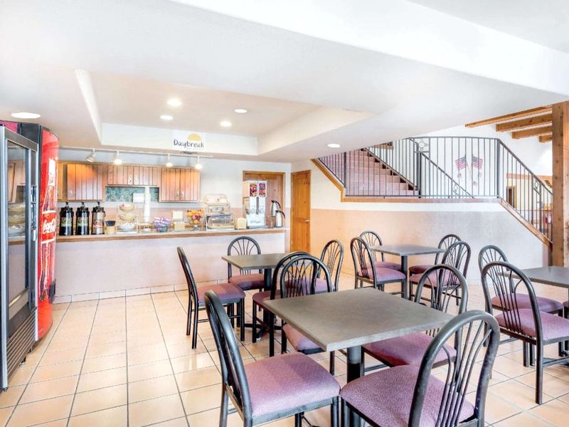 デイズ イン&スイーツ バイ ウィンダム ローズバーグ (Days Inn & Suites by Wyndham Lordsburg)の写真
