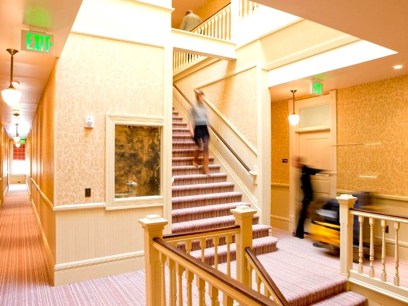 ニュー シェリダン ホテル (New Sheridan Hotel)の写真