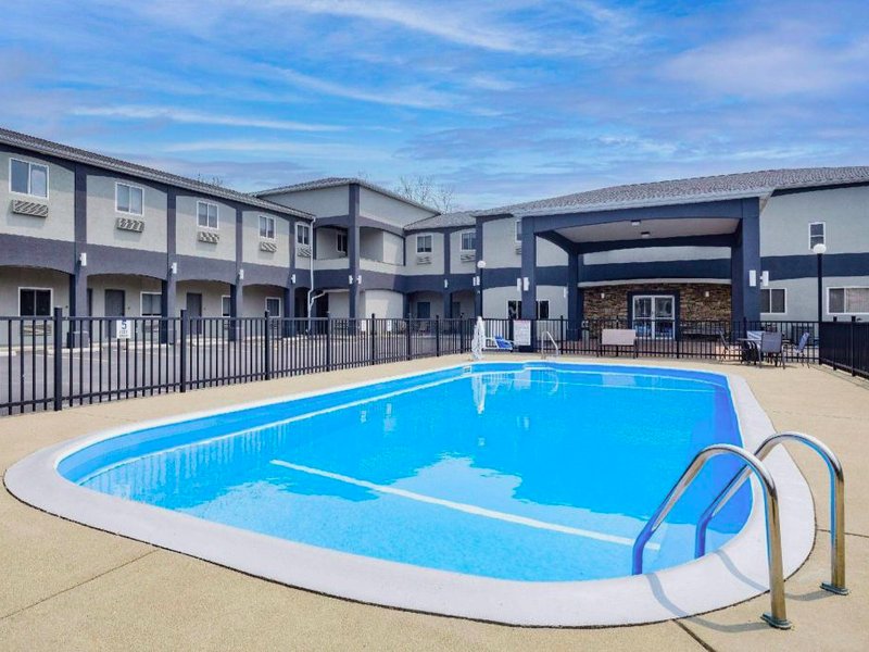 Days Inn & Suites by Wyndham Niagara Falls/Buffaloの写真