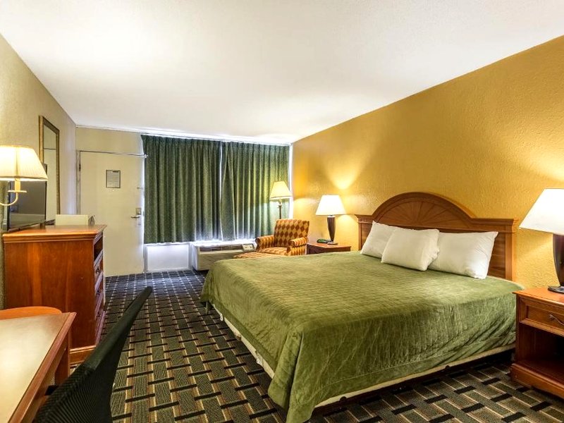 ロードウェイ イン デンマーク ジャクソン (Rodeway Inn Denmark-Jackson)の写真