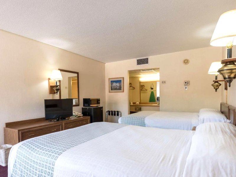 アメリカズ ベスト バリュー イン バイ ザ リバー ホット スプリングス (Americas Best Value Inn by the River Hot Springs)の写真