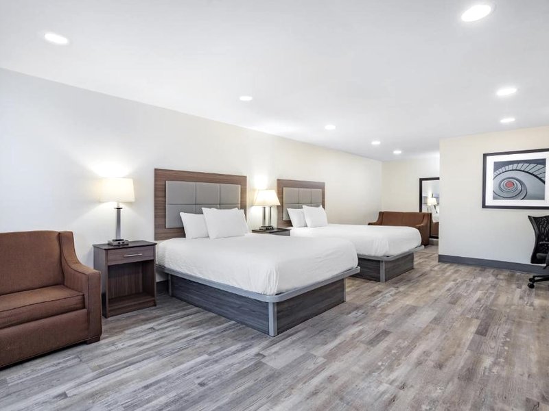 Ramada by Wyndham Hendersonvilleの写真