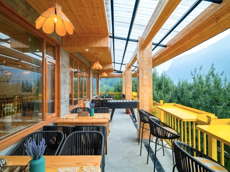 The Hosteller Old Manali, Manu Templeの写真