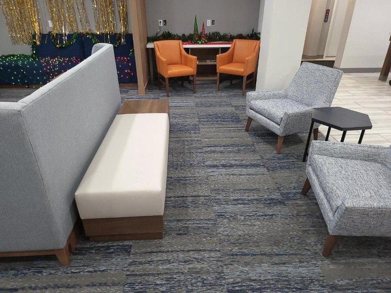Holiday Inn Express Hotel & Suites Tipp City By IHGの写真