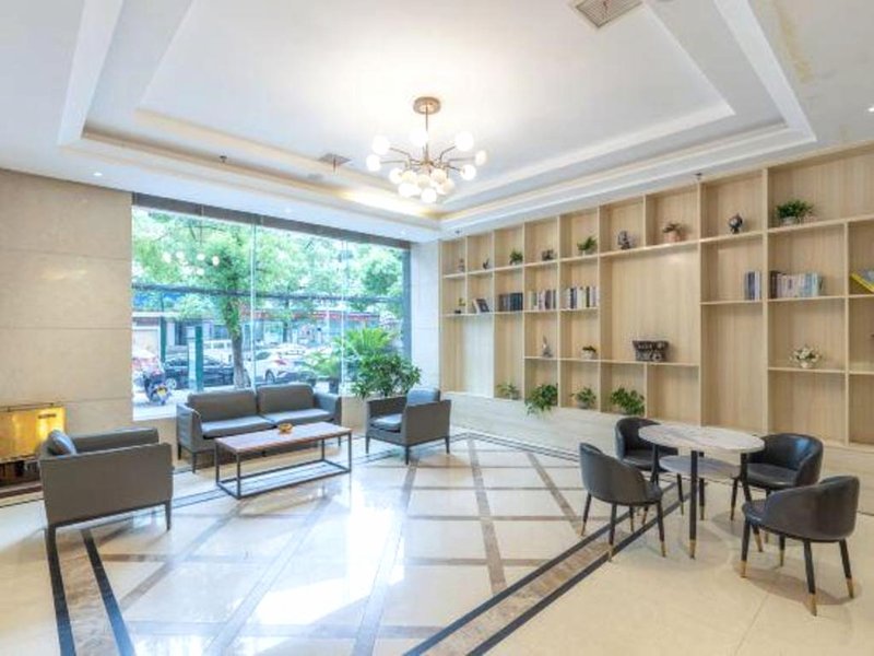 ジュン ホテル ホーペイ シアンニン トンシャン カウンティー ジウゴン アベニュー (Jun Hotel Hubei Xianning Tongshan County Jiugong Avenue)の写真