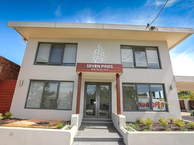セヴン パインズ モーター イン (Seven Pines Motor Inn)の写真