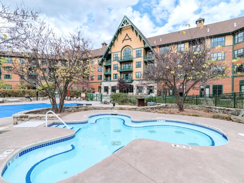 Mountain Creek Resort at Appalachian Hotel - Pool & Hot Tubの写真