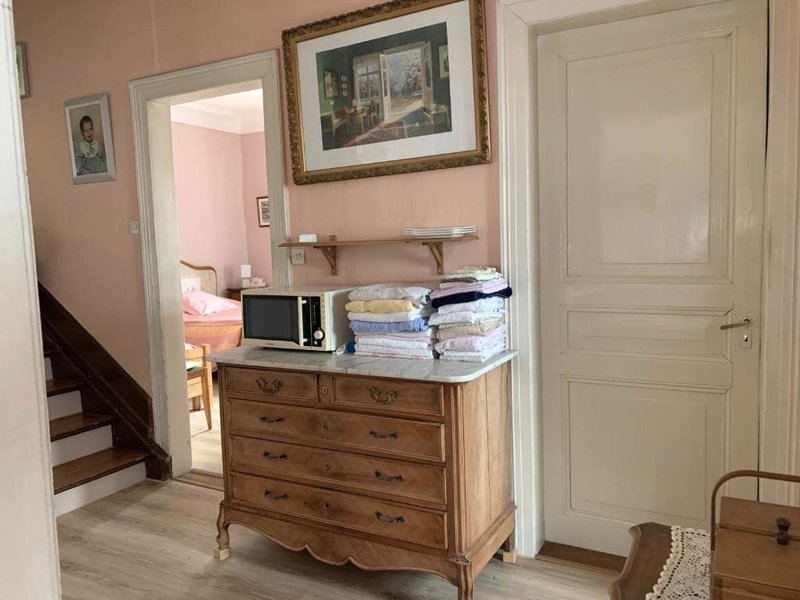 Chambre Gentiane 2 à 3 personnes wifi sdb partagée (Chambre Gentiane 2 a 3 personnes wifi sdb partagee)の写真