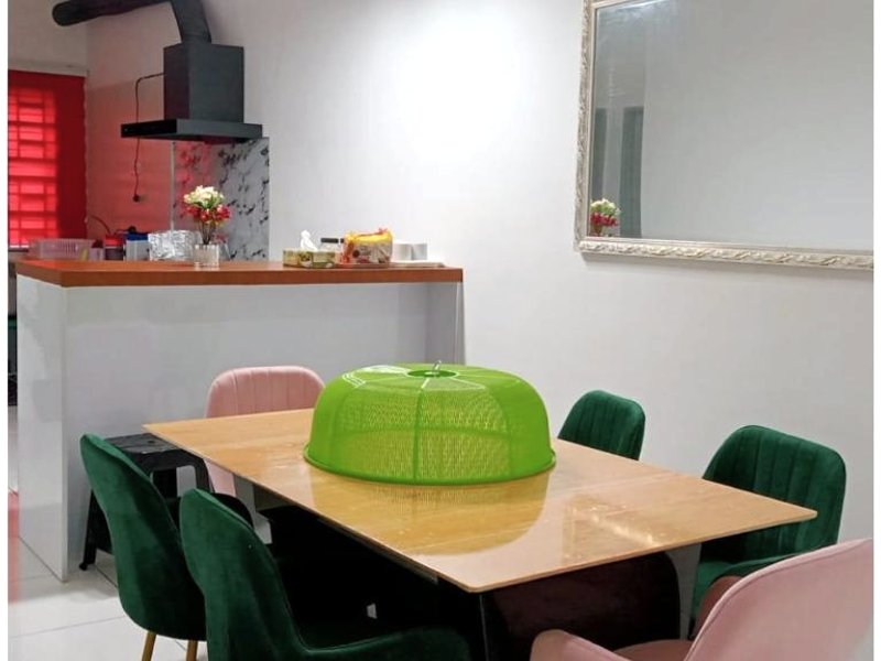 ［ラハト］一軒家（1400m²）｜ 4ベッドルーム／2バスルーム (Homestay Ibu (Muslim Only))の写真